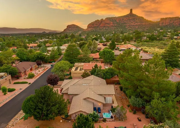 Holiday home New The Andante With Spectacular Backyard Oasis